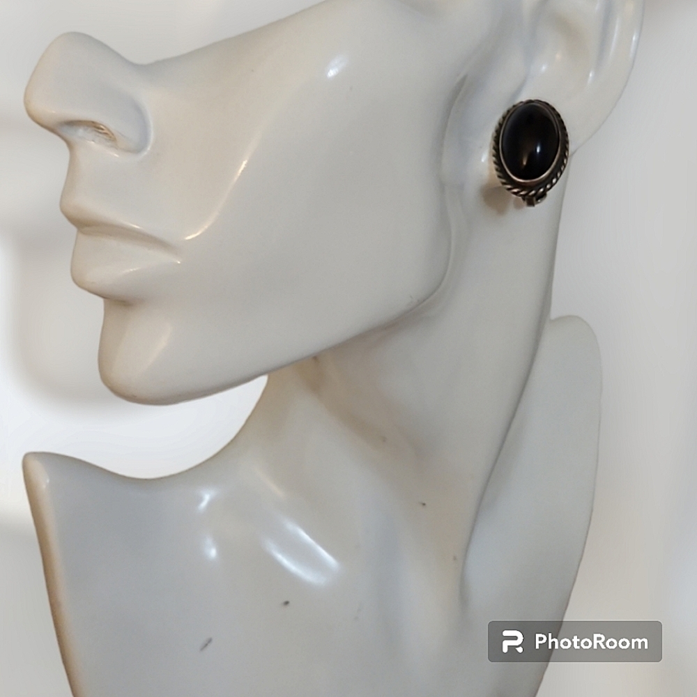Antique Estate Oxidized Sterling Silver Onyx Cabochon Oval Screw-on Earrings